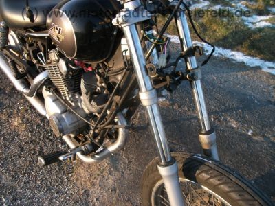 Yamaha_XV_125_S_5AJ_Virago_-_wie_XV_250_535_3LW_3LS_2YL_3BR_3BT_Sachs_Roadster_125_90.jpg
