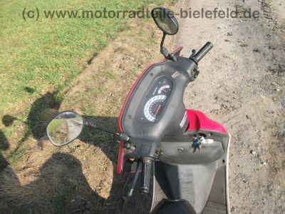 Honda_SJ_50_Bali_AF32_rot_EZ_95_2-Takt_Roller_49_ccm_3kw_50_kmh_48.jpg