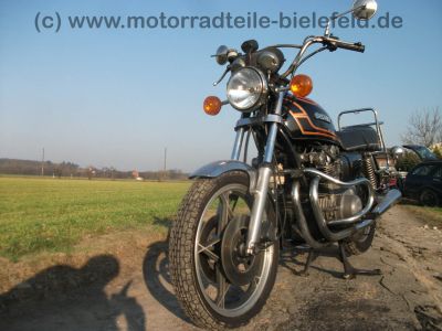 Suzuki_GS_750_E_orig__schwarz_1__Hd__Gepaecktraeger_Sturzbuegel_Breitlenker_3.jpg