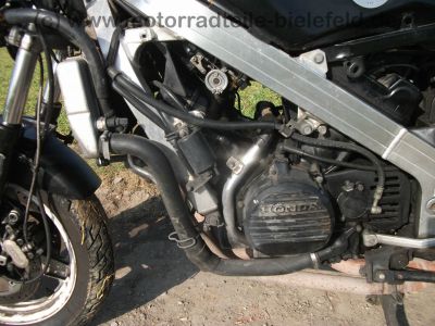 Honda_VFR_750_F_RC24_Street-Fighter_Street_Machines_Maske_Telefix_Lenker_Stahlflex_Bremsleitung_Einmann-Sitz_Joy-Tuning_Auspuff_4in1_aus_RC36_11.jpg