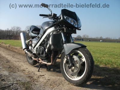 Honda_VFR_750_F_RC24_Street-Fighter_Street_Machines_Maske_Telefix_Lenker_Stahlflex_Bremsleitung_Einmann-Sitz_Joy-Tuning_Auspuff_4in1_aus_RC36_51.jpg