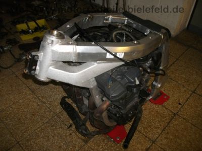 Suzuki_GSX-R_1100_W_GU75C_Crash_erst_8_400_KM_Motor_Technik_1a_-_wie_GSXR_750_1100_W_GR7BB_GR7DB_GU75E_153.jpg
