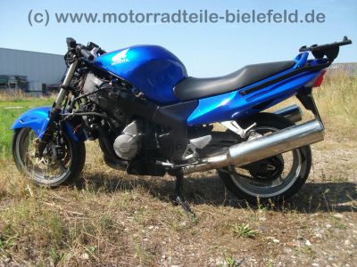 Honda_CBR_1100_XX_Super_Blackbird_SC35_PGM-FI_Dual_CBS_-_wie_CBR_900_RR_X-11_X-Eleven_CB_1100_SFy_ED_SC42_100.jpg