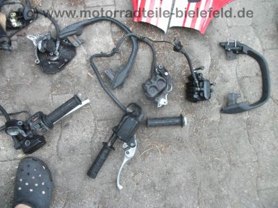 Honda_CBR_1000_F_SC21_Ersatz-Teile_spare-parts_Konvolut_-_wie_CBR_600_F_PC19_PC23_SC24_27.jpg