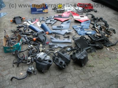 Honda_CBR_1000_F_SC21_Ersatz-Teile_spare-parts_Konvolut_-_wie_CBR_600_F_PC19_PC23_SC24_3.jpg