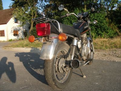Suzuki_GN_250_NJ41A_Chopper_schwarz_Gepaecktraeger_original_Auspuff_-_wie_GN_DR_125_250_400_S_SE_3.jpg