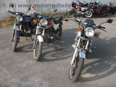 Suzuki_GSX_400_F_GS40XF_4-Zylinder_Katana_silber-rot_-_wie_GS_GSX_250_400_500_550_650_750_D_E_F_G_3.jpg