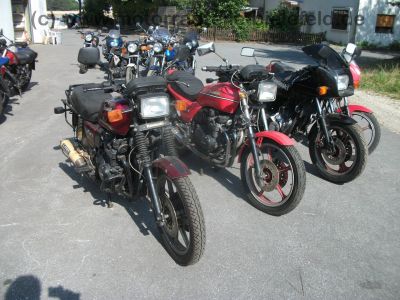 Kawasaki_GT_550_KZ550G_37kW_Kardan_weinrot_Auspuff_LASER_4-1_4in1_Koffer-Traeger_HAGON_Federbeine_Sturzbuegel_-_wie_Z_KZ_ZX_550_750_A_B_E_F_H_78.jpg