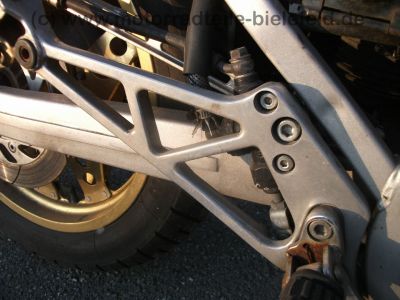 Honda_VF_750_F_RC15_HRC_Schuh_Gepaecktraeger_-_wie_VF_500_700_750_F_S_C_RC07_RC09_RC21_PC12_73.jpg