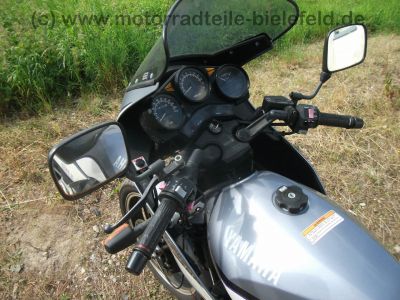 Yamaha_XJ_600_3KN_grau-weiss_49kW_67PS_Original-Verkleidung_hohe_Scheibe_Koffer-Traeger_-_wie_51J_XJ_550_650_700_750_900_18.jpg