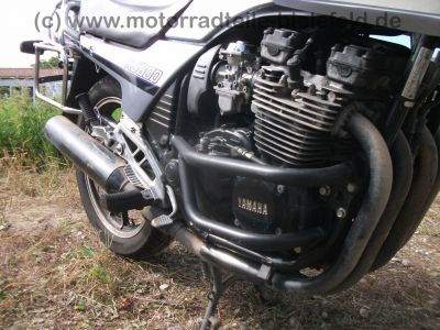 Yamaha_XJ_600_3KN_grau-weiss_49kW_67PS_Original-Verkleidung_hohe_Scheibe_Koffer-Traeger_-_wie_51J_XJ_550_650_700_750_900_61.jpg