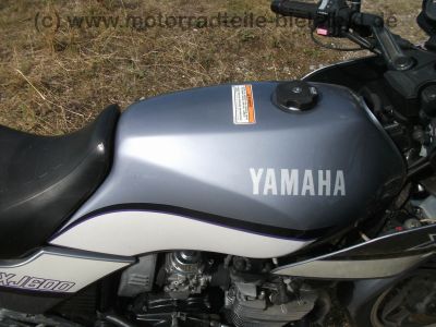 Yamaha_XJ_600_3KN_grau-weiss_49kW_67PS_Original-Verkleidung_hohe_Scheibe_Koffer-Traeger_-_wie_51J_XJ_550_650_700_750_900_64.jpg