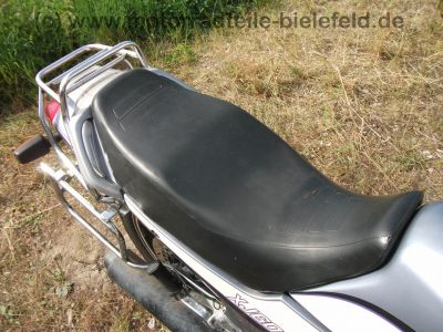 Yamaha_XJ_600_3KN_grau-weiss_49kW_67PS_Original-Verkleidung_hohe_Scheibe_Koffer-Traeger_-_wie_51J_XJ_550_650_700_750_900_65.jpg