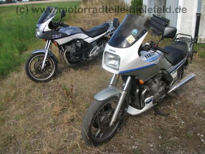 Yamaha_XJ_900_Tourer_Typ_58L_Koffer-Traeger_original_Auspuff_Motor-Verkleidung_-_wie_51J_XJ_550_650_700_750_900_31A_4BB_5.jpg