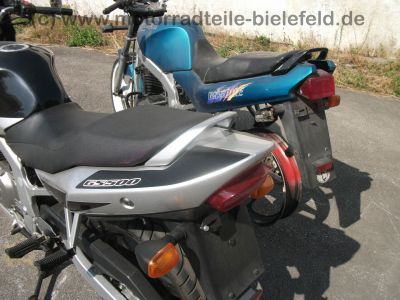Suzuki_GS_500_E_GM51B_tuerkis_Crash_-_wie_GS_500_U_EU_JS1BK_GM51A_9.jpg