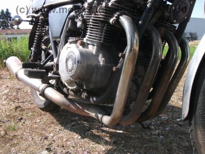 Suzuki_GS_550_E__original_schwarz-rot_Gepaeck-Traeger_-_wie_GS_400_500_750_D_E_L_T_81.jpg