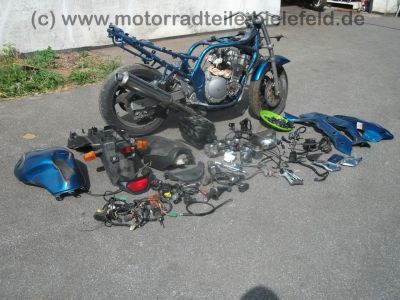 Suzuki_GSF_600_S_Bandit_GN77B_tuerkis_Ersatz-Teile_spare-parts_-_wie_GN77a_GS_GSX_GSF_400_500_600_750_E_F_S_3.jpg