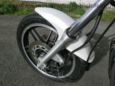Honda_CBX_650_E_RC13_weiss_orig__Auspuff_HM_ME5_E_-_wie_CBX_550_750_F_F2_PC04_RC17_25.jpg