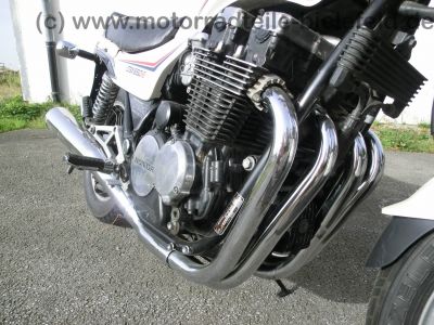 Honda_CBX_650_E_RC13_weiss_orig__Auspuff_HM_ME5_E_-_wie_CBX_550_750_F_F2_PC04_RC17_50.jpg