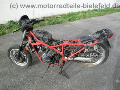 Honda_VF_400_F_NC13_nackt_-_wie_VT_500_E_PC11_VF_500_F_F2_PC12_VF_750_F_RC15_13.jpg