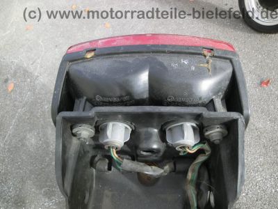 Honda_VF_400_F_NC13_nackt_-_wie_VT_500_E_PC11_VF_500_F_F2_PC12_VF_750_F_RC15_19.jpg