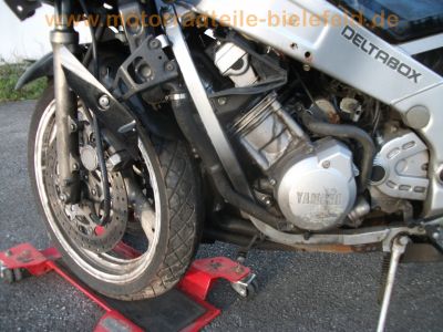 Yamaha_FZR_600_3HE_schwarz-grau_Doppel-Scheinwerfer_crash_Motor_OK_12.jpg
