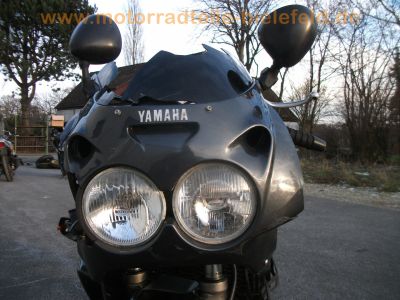 Yamaha_FZR_600_3HE_schwarz-grau_Doppel-Scheinwerfer_crash_Motor_OK_15.jpg