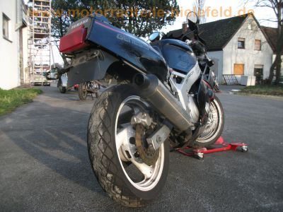 Yamaha_FZR_600_3HE_schwarz-grau_Doppel-Scheinwerfer_crash_Motor_OK_29.jpg