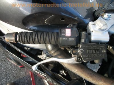 Yamaha_FZR_600_3HE_schwarz-grau_Doppel-Scheinwerfer_crash_Motor_OK_54.jpg