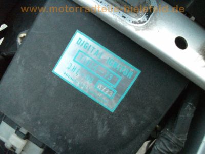 Yamaha_FZR_600_3HE_schwarz-grau_Doppel-Scheinwerfer_crash_Motor_OK_60.jpg