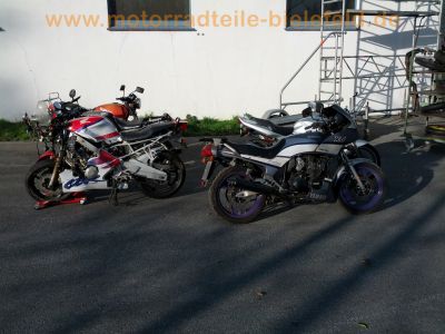 Kawasaki_ER-5_ER_500_A_Twister__silber-grau_Tankbeulen_-_wie_EN_EX_KLE_LE_500_60.jpg