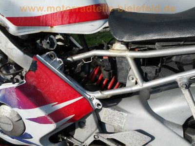 Honda_CBR_600_F_PC25_rot-weiss_CRASH_Hinterrad_7-Speichen_ENKEI_17_x_4_50_-_Auspuff__HM_MV9_E1_20.jpg