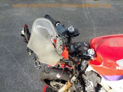 Honda_CBR_600_F_PC25_rot-weiss_CRASH_Hinterrad_7-Speichen_ENKEI_17_x_4_50_-_Auspuff__HM_MV9_E1_24.jpg