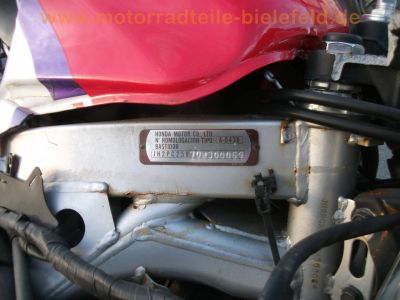 Honda_CBR_600_F_PC25_rot-weiss_CRASH_Hinterrad_7-Speichen_ENKEI_17_x_4_50_-_Auspuff__HM_MV9_E1_3.jpg