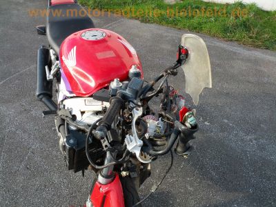 Honda_CBR_600_F_PC25_rot-weiss_CRASH_Hinterrad_7-Speichen_ENKEI_17_x_4_50_-_Auspuff__HM_MV9_E1_33.jpg