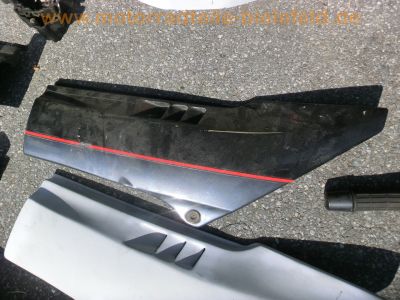 Kawasaki_GPZ_1000_RX_grau_Seitenschaden_ZXT00A_Extras_-_wie_ZX-10_ZXT00B_GPZ_900_750_R_ZX_900_A_29.jpg