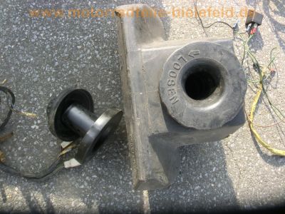 Kawasaki_KZ_650_B_Ersatz-Teile_spares_spare_parts_-_Sitzbank_Zylinder-Kopf_Vergaser_32.jpg