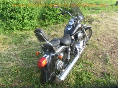 Honda_VT_125_C_SHADOW_JC29_schwarz_Chopper-Scheibe_Sissy-Bar_-_wie_XL_125_V_JC32_Varadero_CA_125_Rebel_JC26_JC24_5.jpg