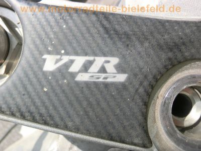 Honda_VTR_1000_SP-1_SC45_Sturz_-_wie_SP-2_RVT_1000_R_SC51_VTR_1000_Fireblade_SC36__74.jpg