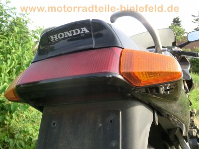 Honda_VFR_750_F_RC36_grau_-_Motor_wie_VF_750_C_RC43_vgl__RC24_VFR_800_RC46_19.jpg