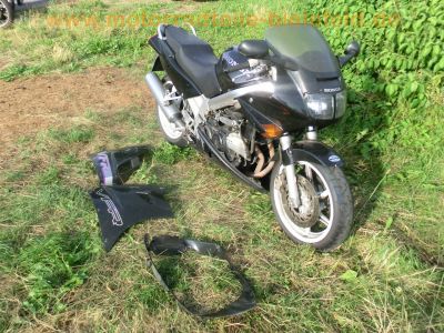 Honda_VFR_750_F_RC36_grau_-_Motor_wie_VF_750_C_RC43_vgl__RC24_VFR_800_RC46_3.jpg