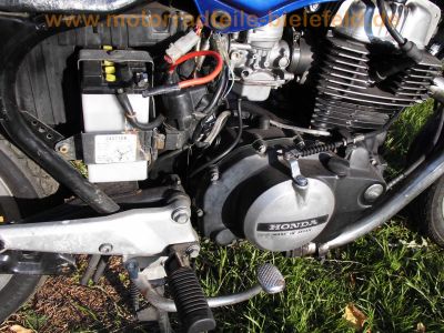 Honda_CB_400_N_blau_Cockpit_schwarz_-_wie_CM_CB_250_400_450_C_T_N_19.jpg