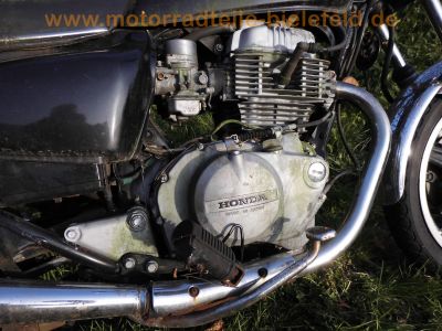 Honda_CM_400_T_NC01_schwarz_Chopper_orig__Auspuff_HM_447_448_Heck-Buegel_Chrom-Fender_16.jpg