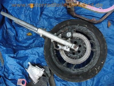 Yamaha_RD_500_LC_YPVS_1GE_Ersatz-Teile_spare-parts_-_wie_47X_RD_350_YPVS_1WW_31K_TDR_250_261.jpg