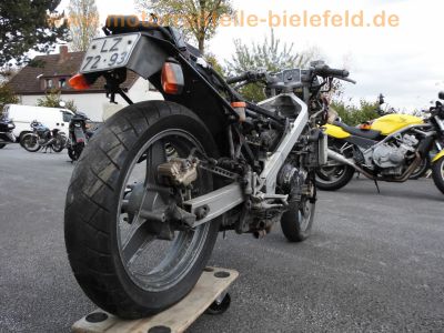 Honda_VFR_750_F_RC24_nackt_Ersatz-Teile_spare-parts_-_wie_RC36_CBR_600_1000_F_3.jpg