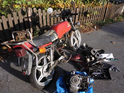 Honda_CB_250_N_rot_Wrack_Gepaecktraeger_27PS_Nockenwelle_-_ggf__44PS_CB_CM_CMX_400_450_N_T_S_4.jpg