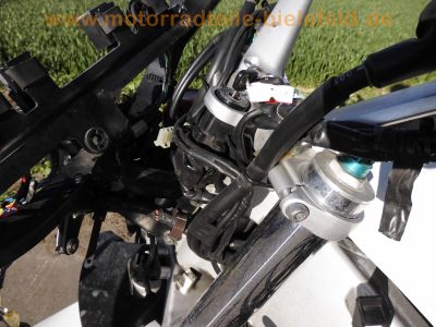 Yamaha_FJR_1300_RP04_weiss_Sturz_-_wie_RP08_RP11_RP13_59.jpg