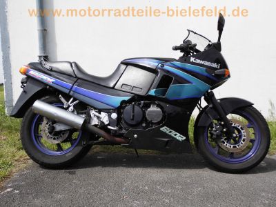 Kawasaki_GPX_600_R_ZX_600_C_schwarz-blau_Heck_locker_-_wie_GPX_GPZ_ZL_ZX_600_A_B_750_R36.jpg