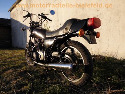 Suzuki_GS400E_Speichenraeder_Konis_Giuliari-Sitzbank_orig__Auspuff_2.jpg