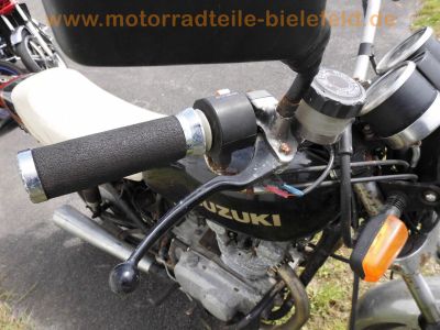 Suzuki_GS_400_E_Twin_Klassiker_Giuliari_Sitzbank_weiss_sonst_Original-Zustand_31.jpg